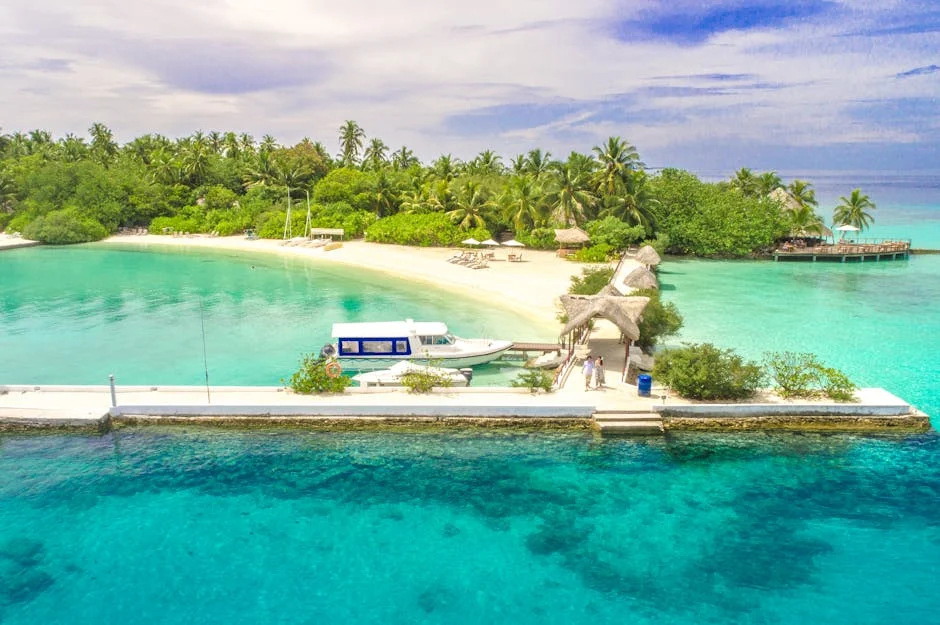 Ari Atoll neighborhood in Maldives for First Time Visitors